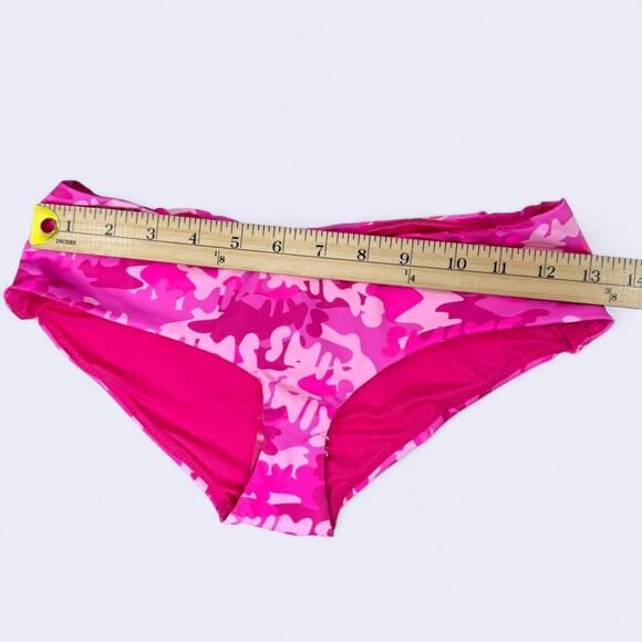 SKIMS Pink Camo Cheeky Bikini Bottoms Size XS NWT | Y2K Swim Coquette‎ Trendy - Picture 6 of 7